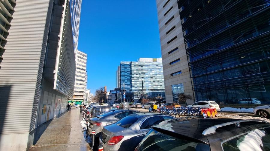 In curand la vanzare! 2 camere P.ta Victoriei et. 1 - 3