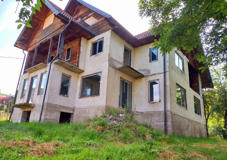 Casa in Comuna Rucar, Arge?, strada Scari?oara - 6