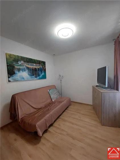 Apartament la casa, renovat, zona Politie - 2