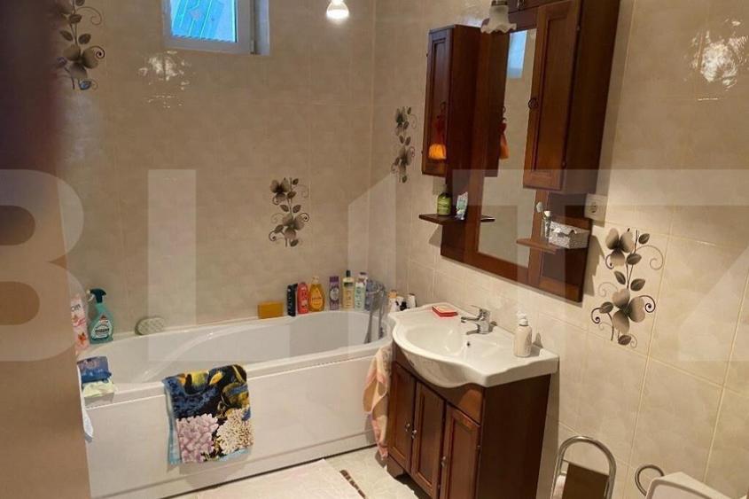 Casa 8 camere 350 mp Utvin aproape de centrul comunei 1760mp - 2