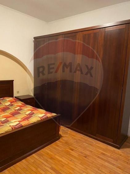 Casa / Vila cu 5 camere de vanzare in zona Central - 11