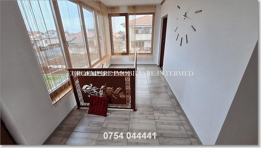 Vila+casa de vanzare zona Km 5 - 7