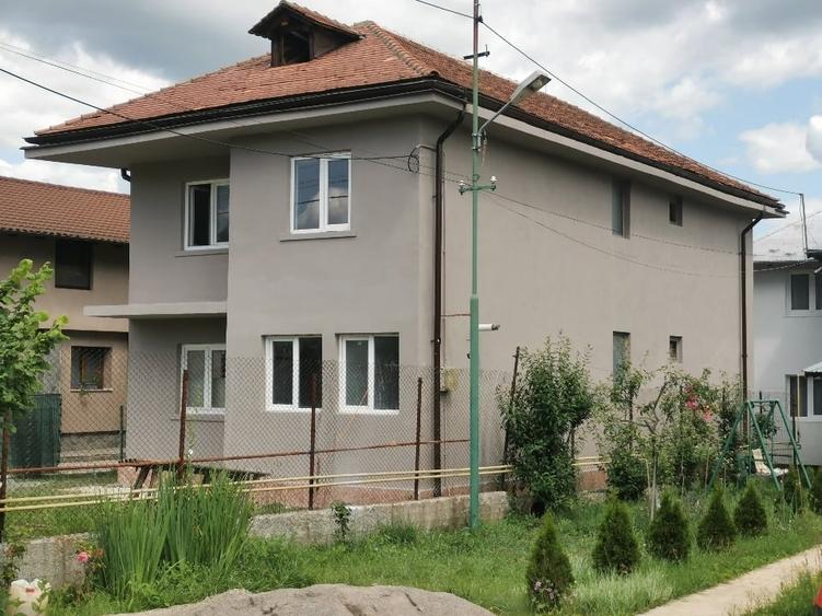 Vanzare casa 5  camere Breaza - 2