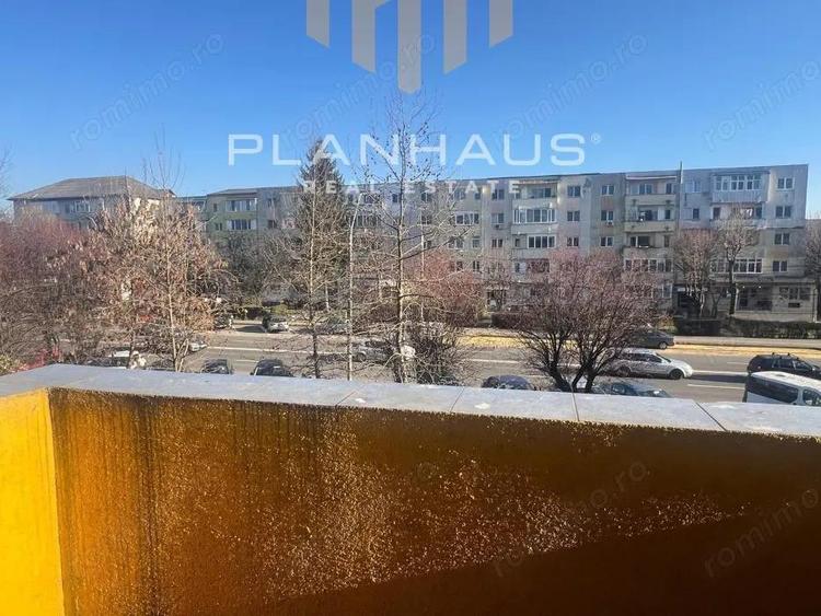 Vintage apartament 4 camere, B-dul Bucure?ti / Regele Mihai,decomandat etaj 2 - 2