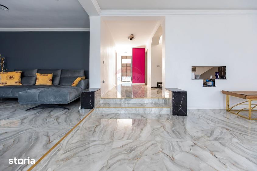 Casă cu 5 camere cu Teren 1000 Mp în Sărata
