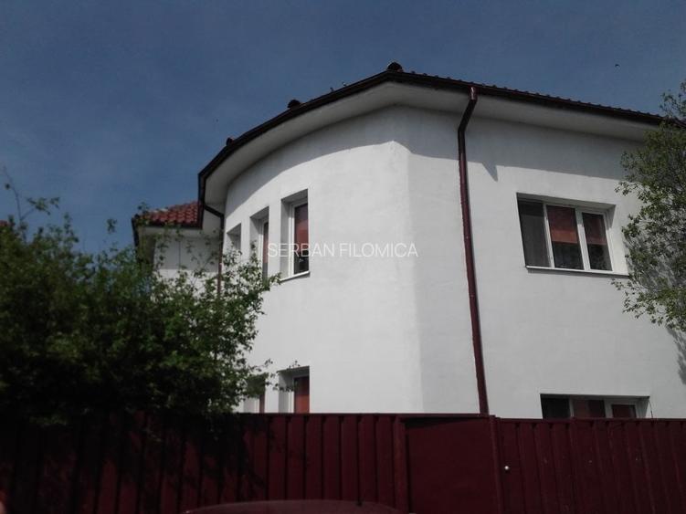 Casă cu 4 camere în Berceni