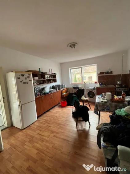 Apartament cu 3 camere decomandat în Andrei Mureșanu