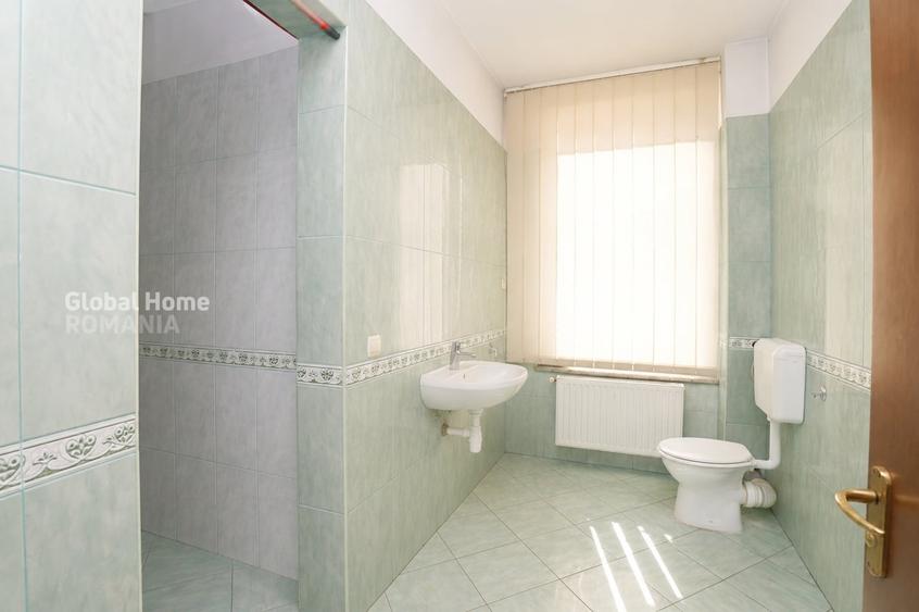 Casă individuală cu 11 camere cu Canalizare în Ultracentral