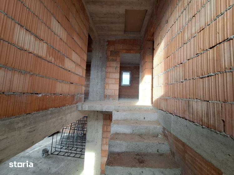 Casă cu 5 camere cu Teren 507 Mp în Giarmata