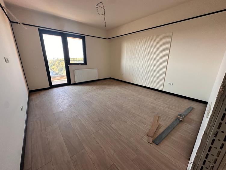 Apartament cu 2 camere semidecomandat în Exterior Est