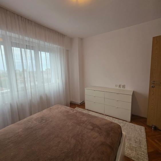 Apartament cu 3 camere decomandat, mobilat în Circumvalațiunii