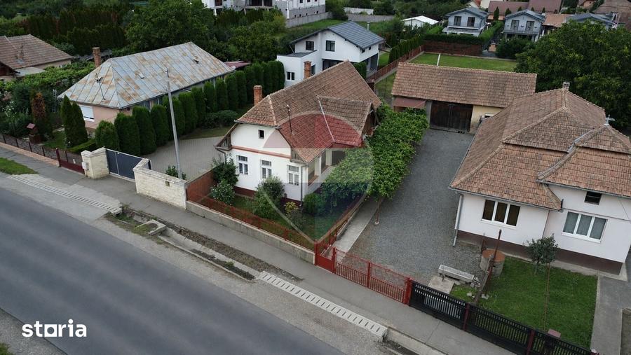 Casă cu 2 camere cu Teren 1330 Mp în Central