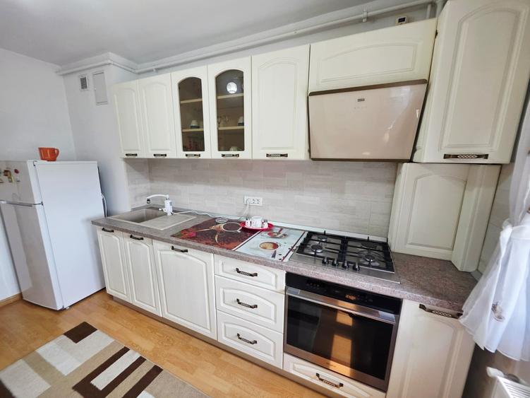 Apartament cu 2 camere decomandat în 9 Mai
