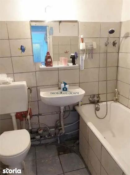 Apartament cu 3 camere semidecomandat în Giurgiului
