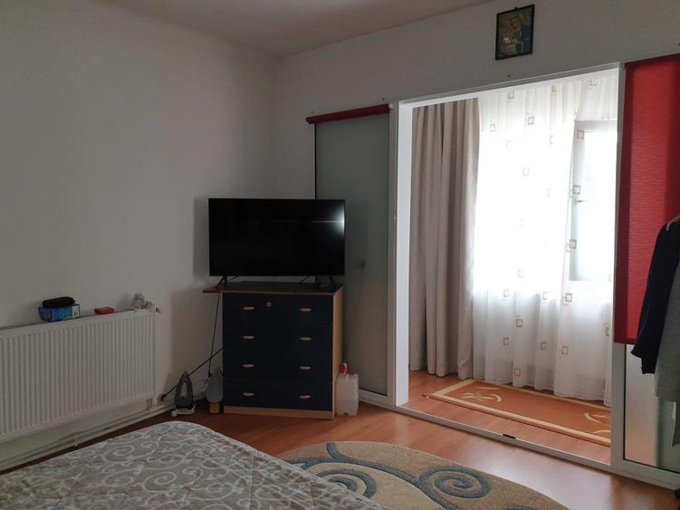 Casă cu 4 camere în Exterior Vest