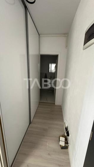 Apartament cu 3 camere decomandat, mobilat în Periferie
