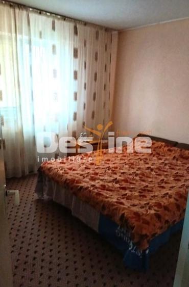 Apartament cu 3 camere decomandat, mobilat în Central