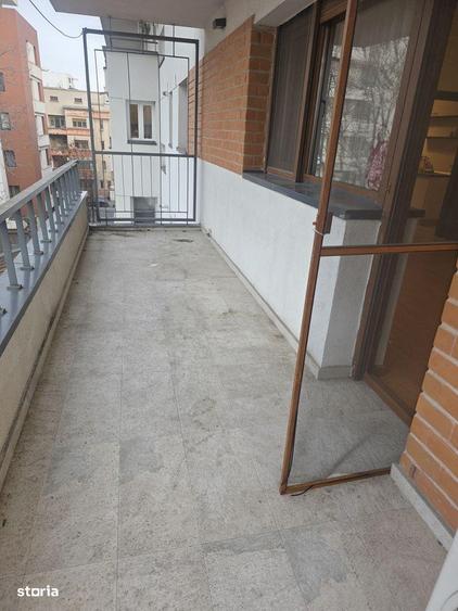 Apartament cu 3 camere în Polonă