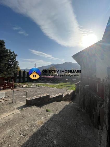 Casă cu 6 camere cu Teren 878 Mp în Tarcău