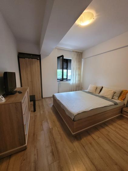 Apartament cu 2 camere decomandat în Km 5