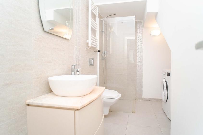 Duplex cu 4 camere cu Canalizare în Păcurari