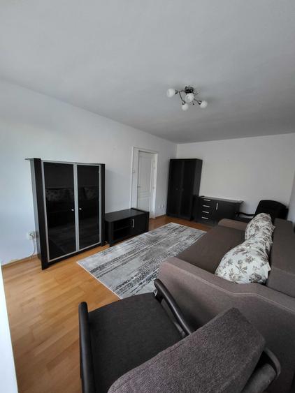 Apartament cu 2 camere decomandat în Cedonia