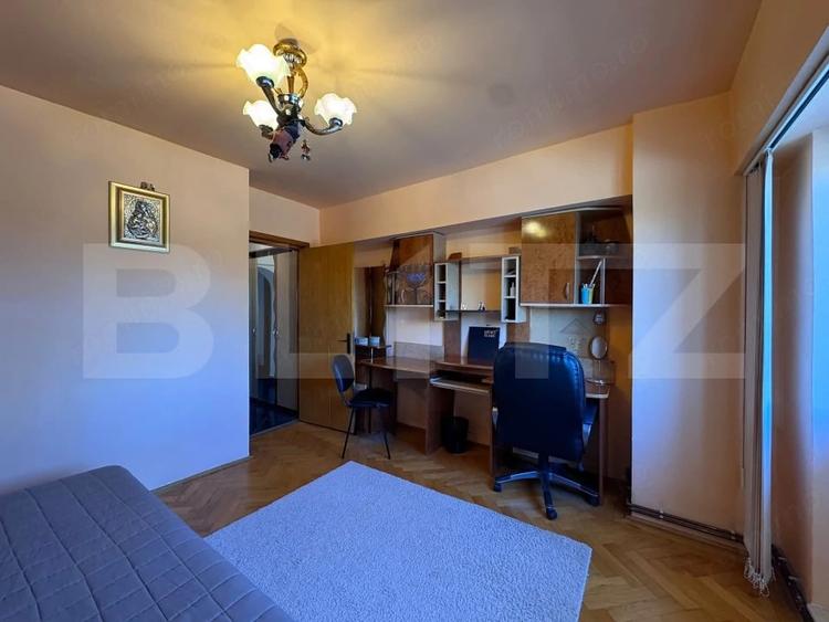 Apartament cu 3 camere decomandat în Micro 11