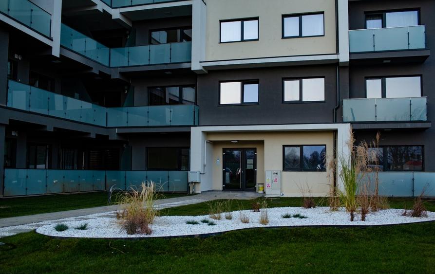 Apartament cu 3 camere decomandat în 13 Decembrie