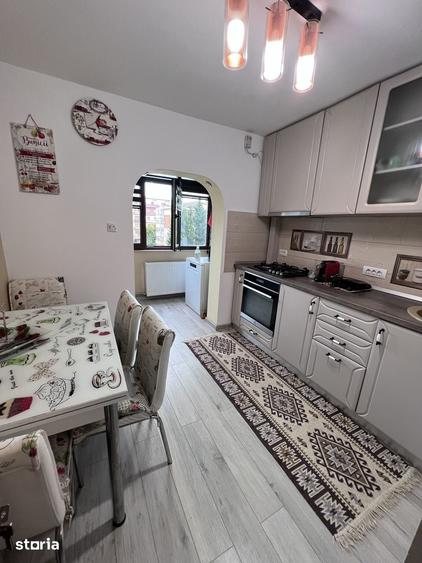 Apartament cu 3 camere decomandat în Găvana