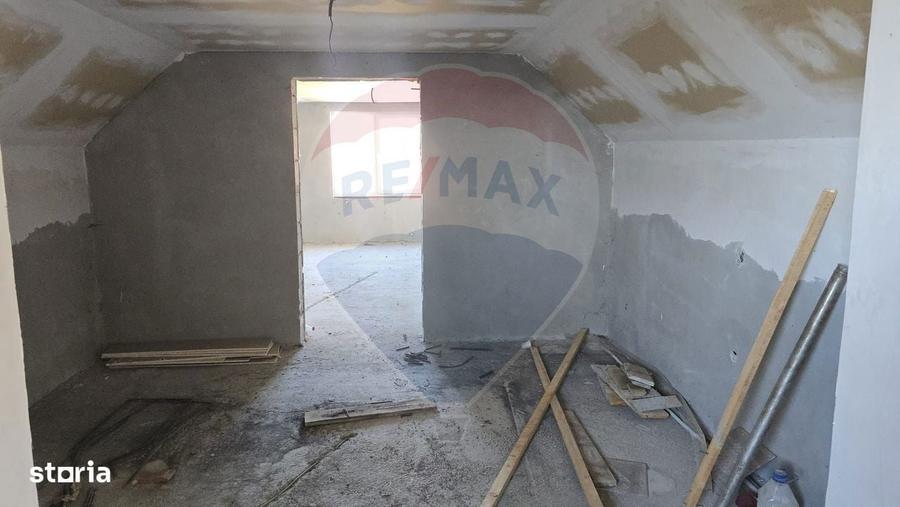 Casa / Vila de vanzare sau spatiu comercial in Hurjuieni - 3
