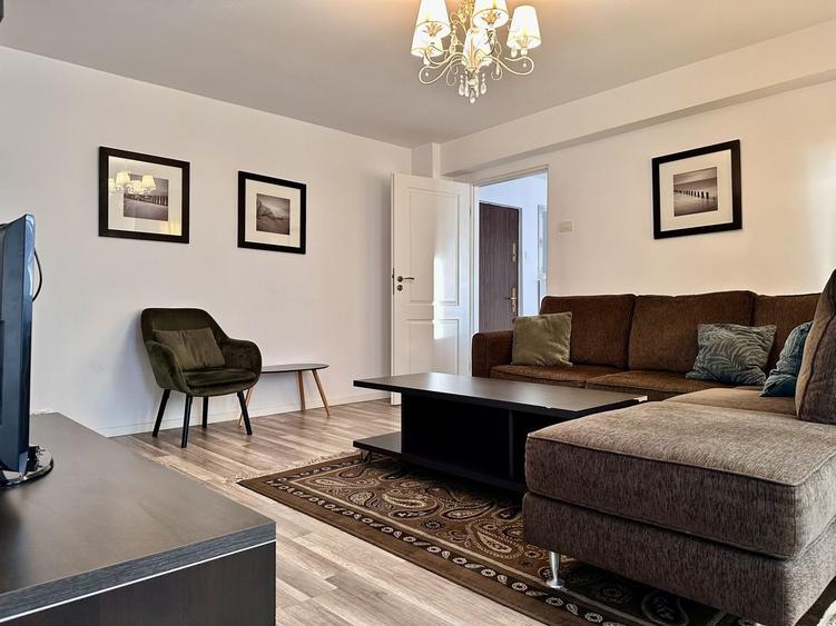 Apartamentul 2 camere renovat Drumul Sarii 24, etaj 4/4 - 5