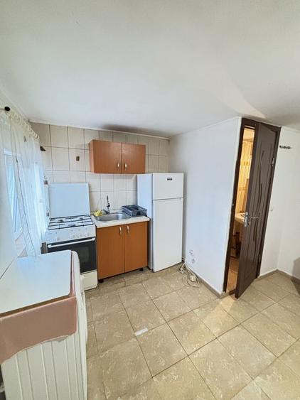 Inchiriez garsoniera - 6