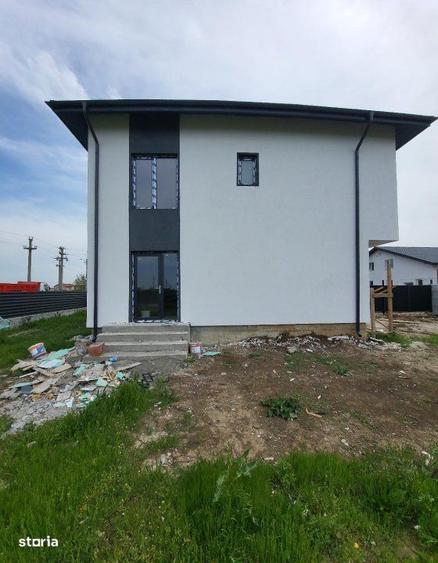Casă cu 4 camere în Vârteju