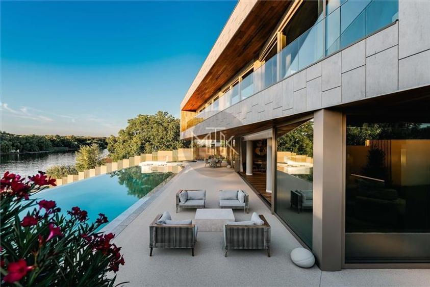 Casă individuală cu 7 camere cu Piscina în Ghermănești