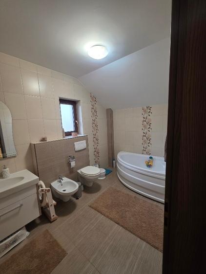 Proprietar vand casa individuala cu 4 camere si teren de 820 mp - Dumbravita - 13