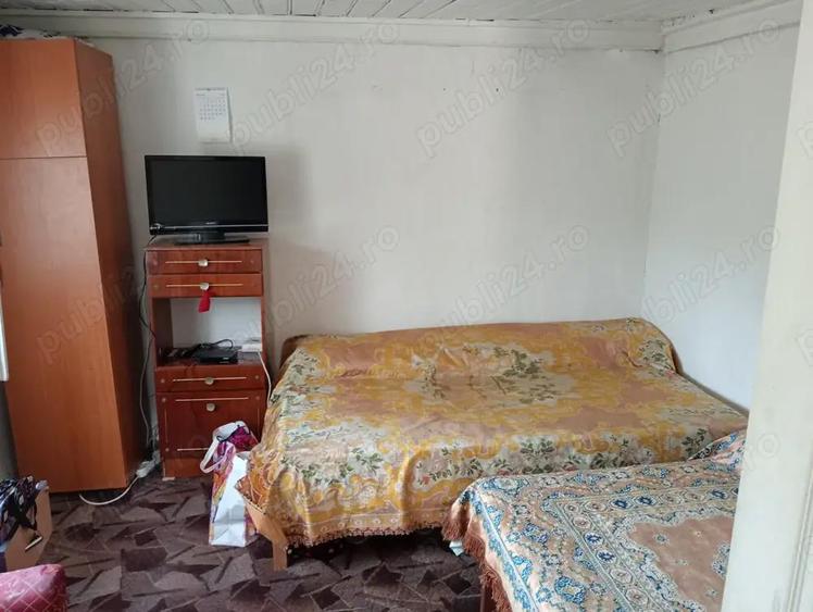 Vand casa cu 2500 mp teren - 2