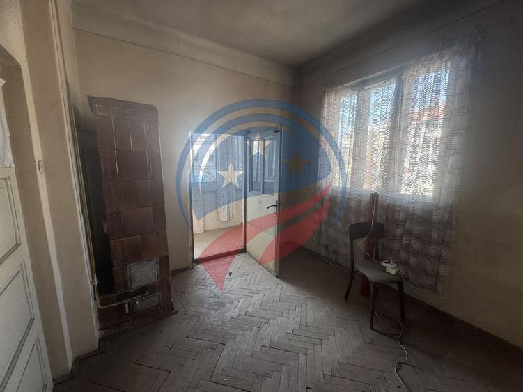 Casa zona Liceul Brancusi - 25