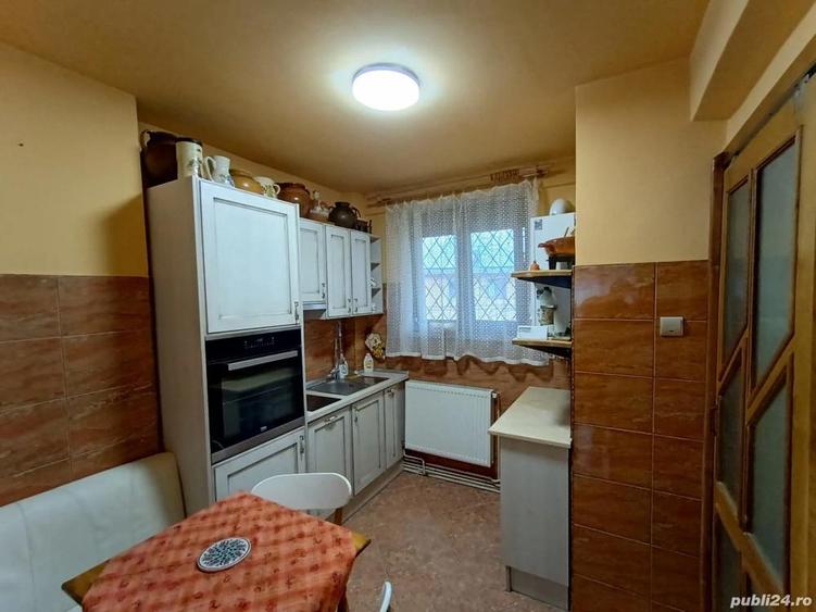 inchiriez ap. cu 2 camere decomandate - 5