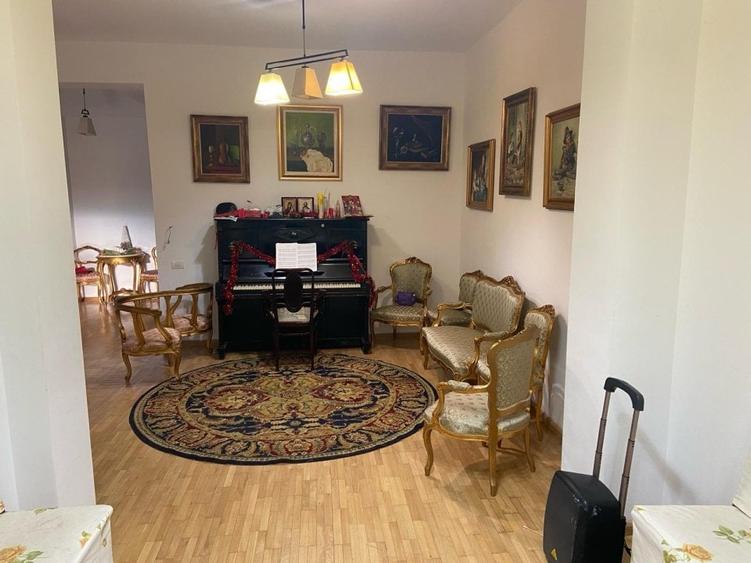 Resedinta deosebita,constr 2012,parc Carol 10min,7 camere,7 bai,2 locuri parcare - 4