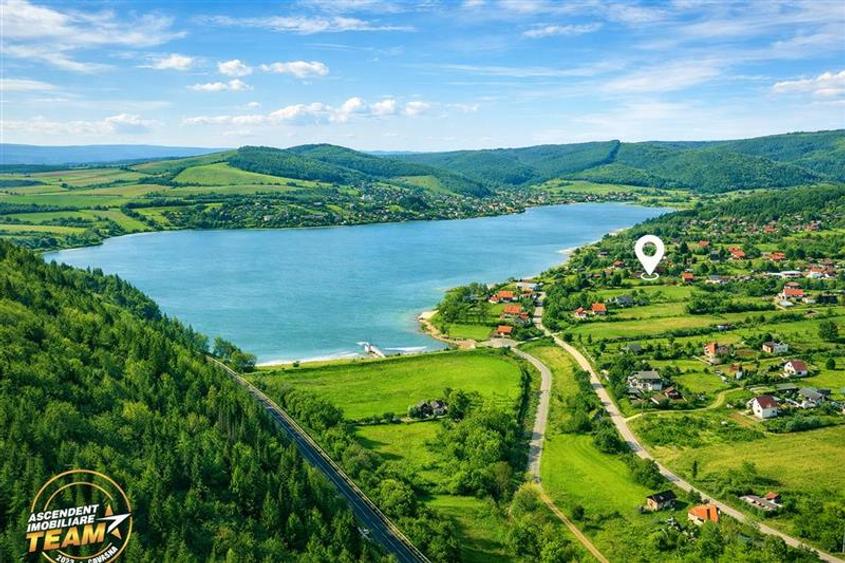 FILM!Teren intravilan,remarcabil areal,lacul Padureni,Moacsa, Covasna - 1