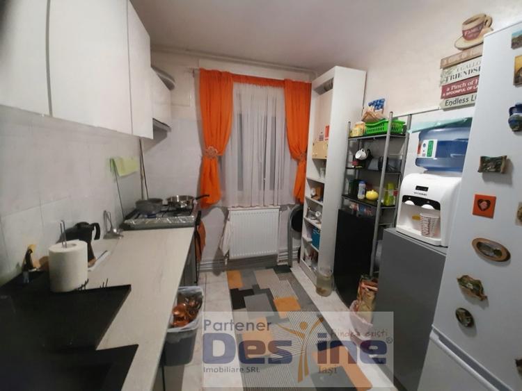 Apartament 3 camere Semidecomandat - 60mp, Etaj 4, Centrala termica - Podu Ros - 6