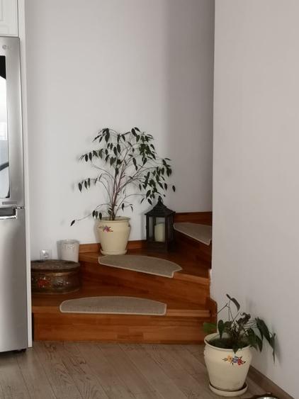 Vând apartament la casă tip cvadruplex - 12