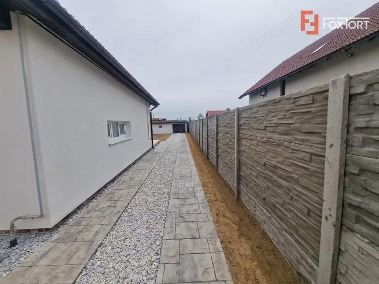 Casa individuala de vanzare cu 3 camere si teren de 710 mp - Izvin - 2