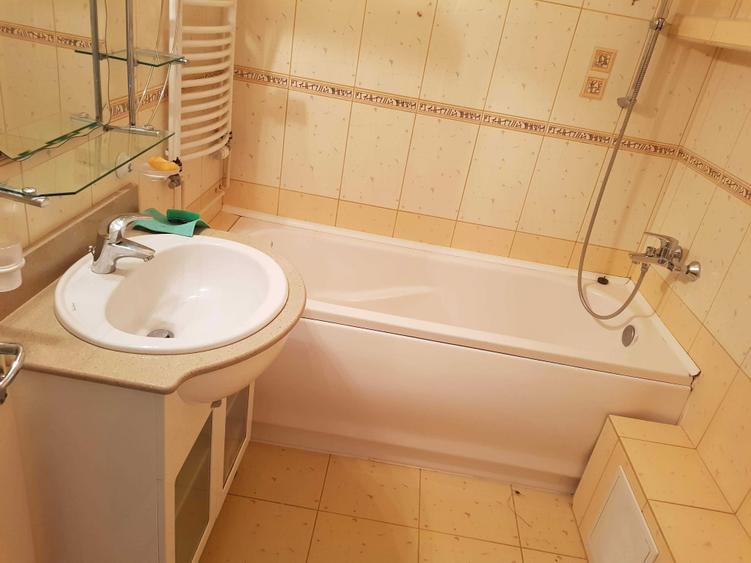 Inchiriez apartament cu 4 camere in Zamca - 5