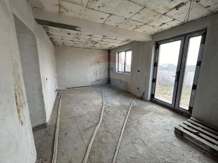 Casa / Vila cu 4 camere de vanzare in zona Ghercesti - 3