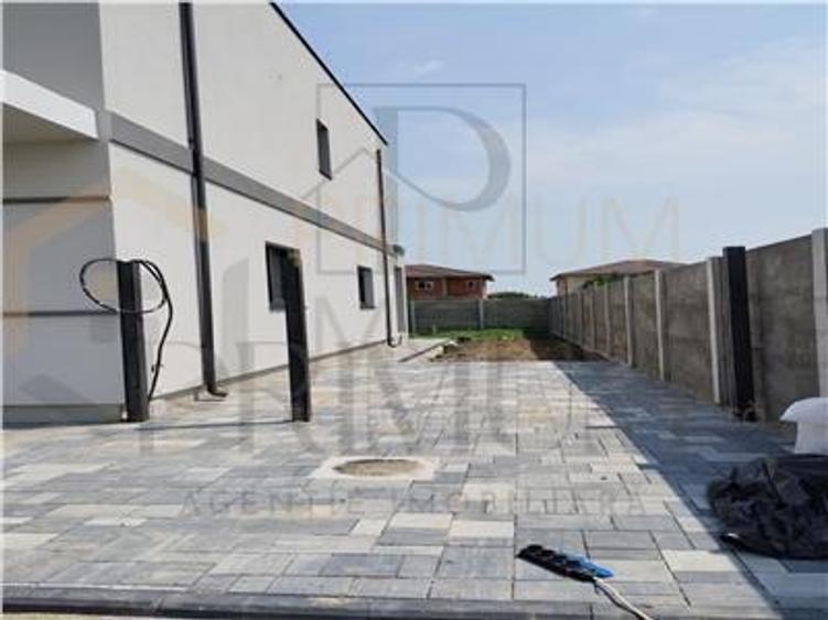 Duplex modern - compartimentare practica - toate utilitatile. - 4