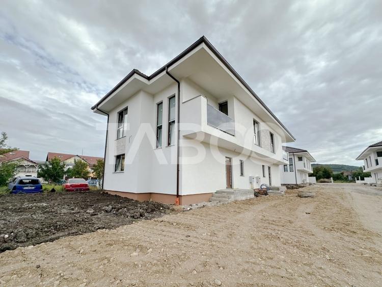 De vanzare unitate de duplex semifinisat zona Muzeul Apei Floresti - 1