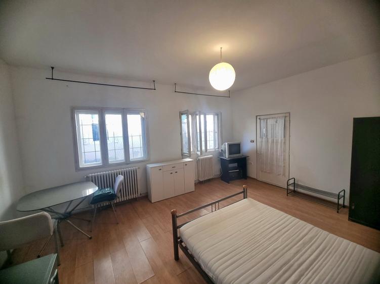 Apartament cu 1 camera, foarte spațios, parter, cladire istorica, zona Traian - 1