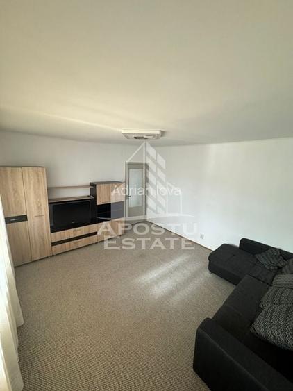 Apartament 3 camere, centrala proprie, zona Spitalul Judetean.