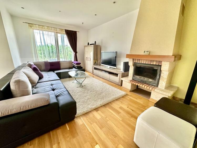 Casa individuala de vanzare - 3 dormitoare, garaj, subsol generos,terasa - 2